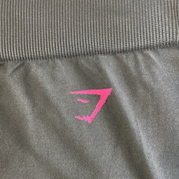 Gymshark gray 7/8 leggings - size L - Picture 2 of 5